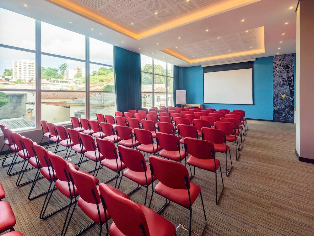 Фото Ibis Jacarei