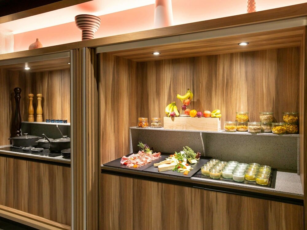 Фото Novotel Strasbourg Centre Halles