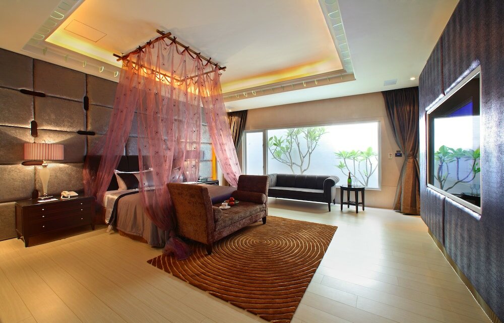 Фото Young Motel