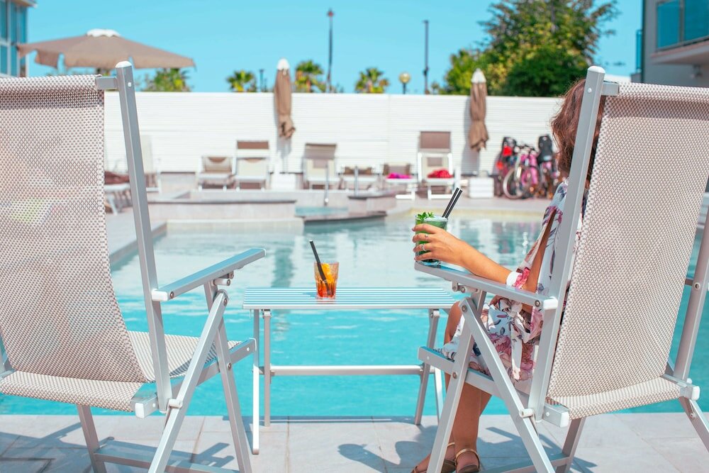 Фото Ferretti Beach Hotel