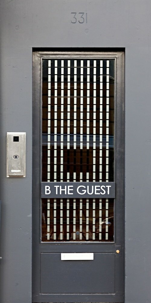 Фото B The Guest Downtown