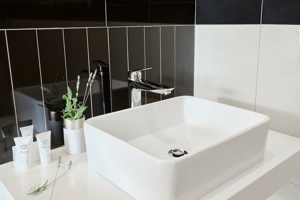 Фото The Lakes Boutique Lodge