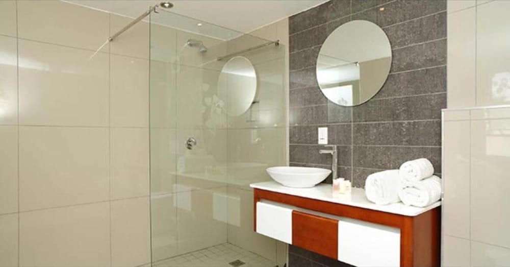 Фото The Lakes Boutique Lodge