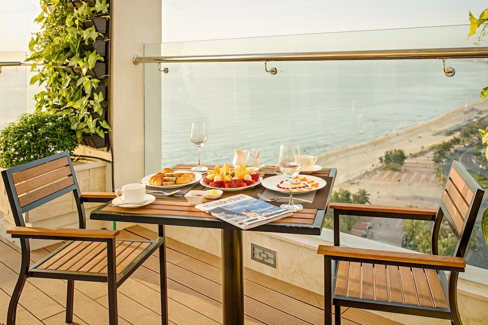 Фото Paris Deli Danang Beach Hotel