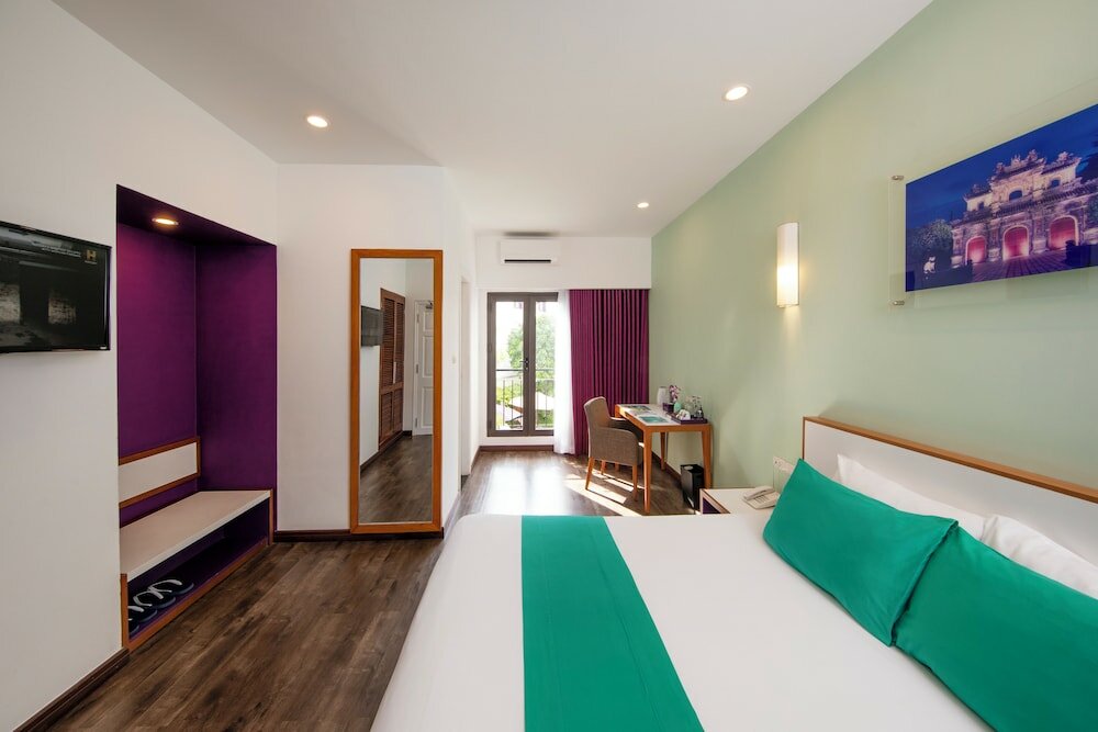 Фото Êmm Hotel Hue