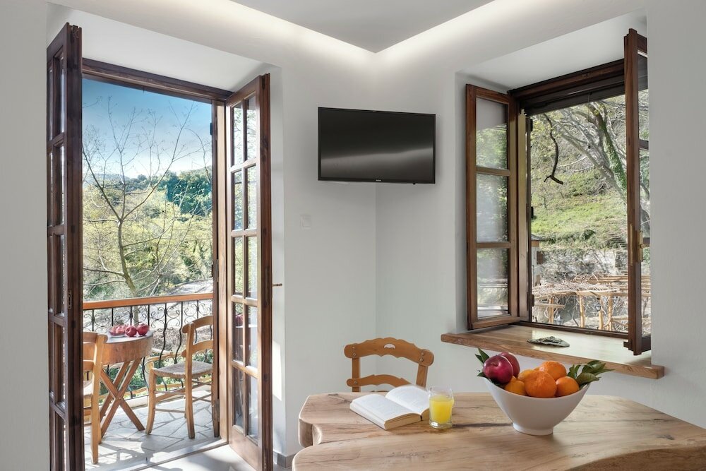 Фото Palios Stathmos