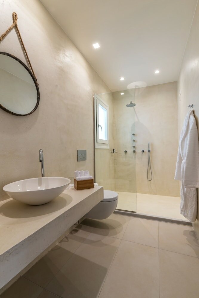 Фото Bluetopia Suites