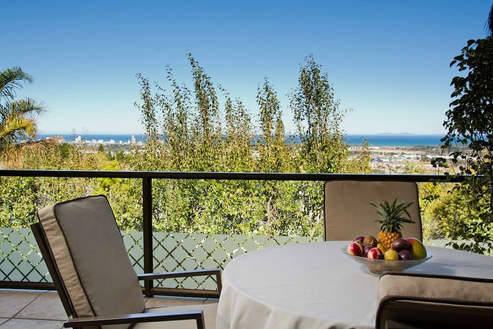 Фото At Winkfield House