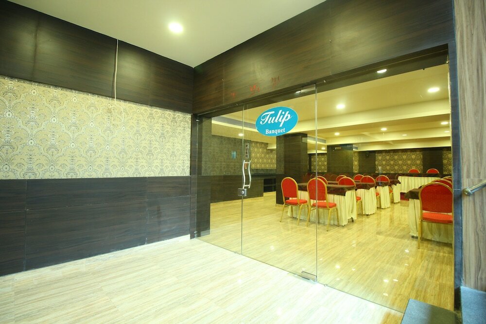 Фото Hotel Surat