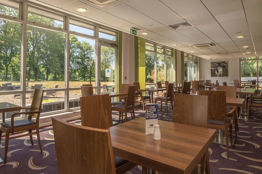 Фото Holiday Inn Express Preston - South, an Ihg Hotel