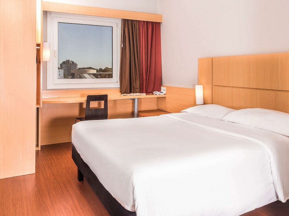 Фото Ibis Asuncion