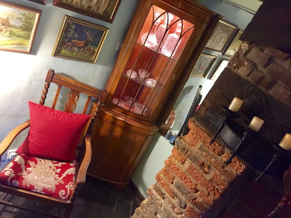 Фото Thatched Cottage Hotel