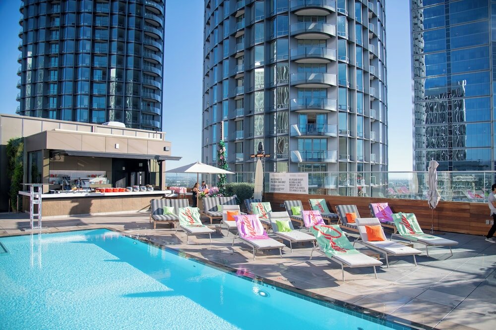 Фото Fairmont Century Plaza Gold Experience