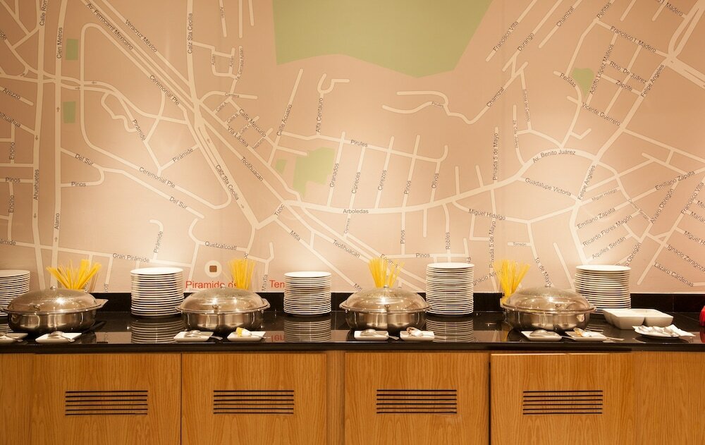 Фото Fiesta Inn Tlalnepantla