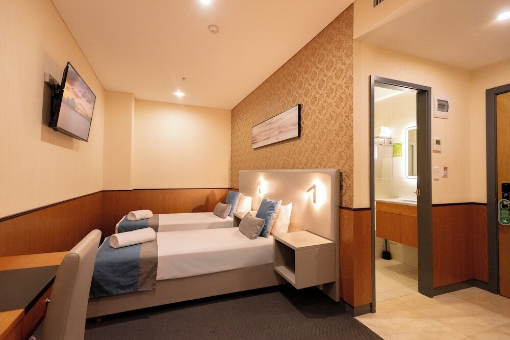 Фото YEHS Hotel Sydney QVB
