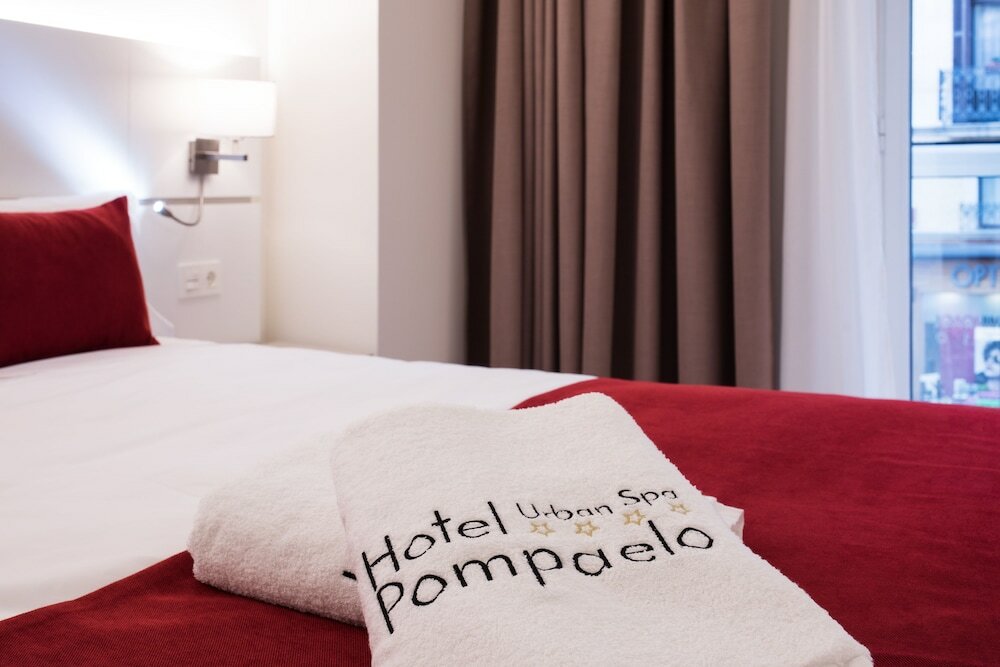 Фото Hotel Pompaelo Urban SPA