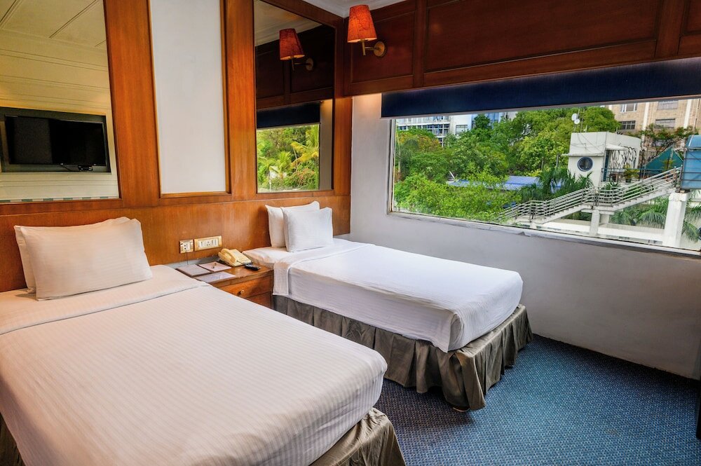 Фото Polo Floatel Kolkata