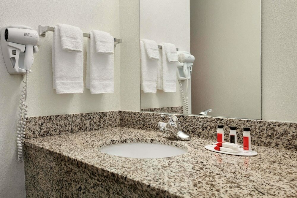 Фото Travelodge by Wyndham Dunsmuir