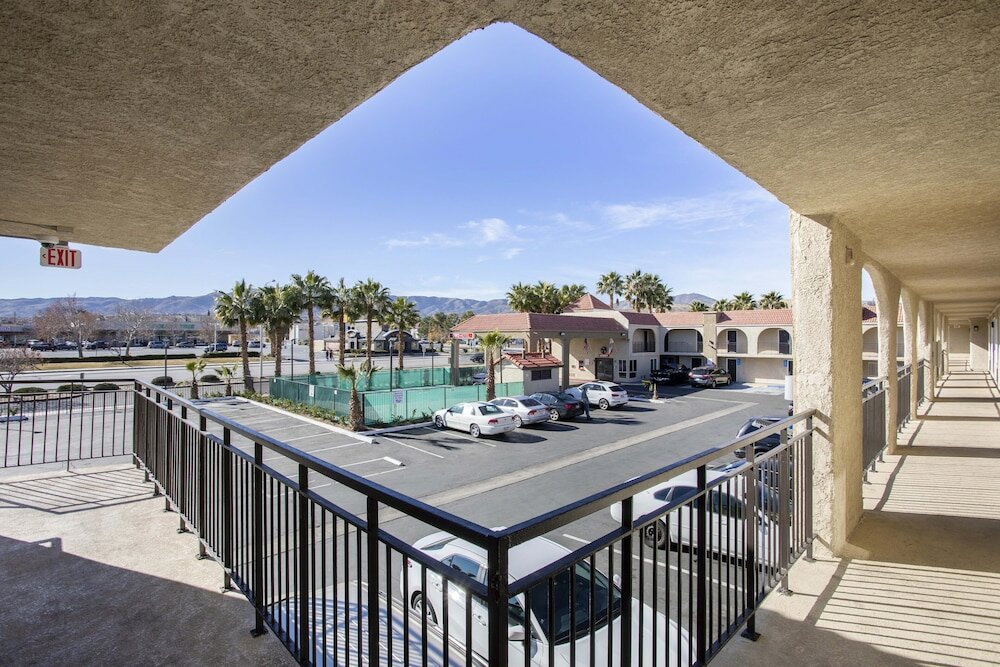 Фото Oyo Hotel Palmdale - Antelope Valley