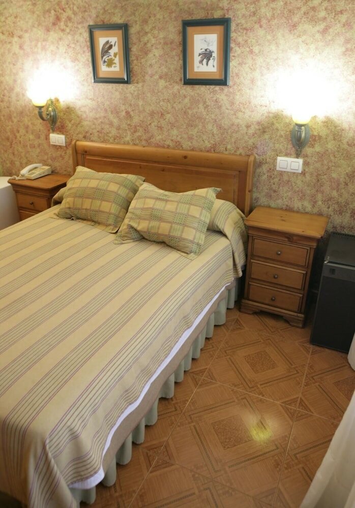 Фото Hotel Azpiazu