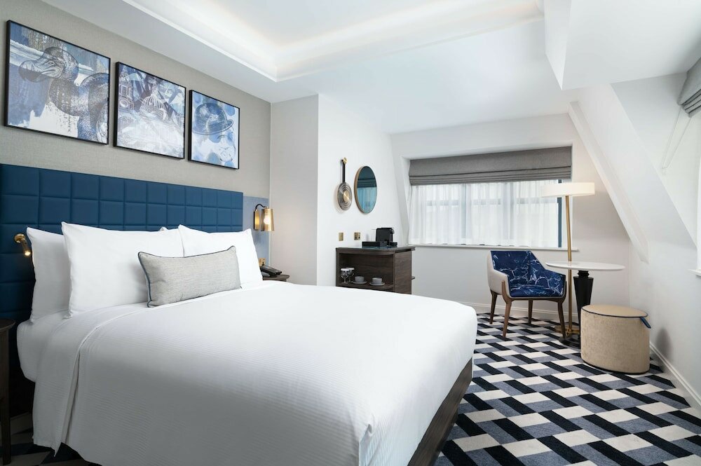 Фото Lost Property St. Paul's London, Curio Collection by Hilton