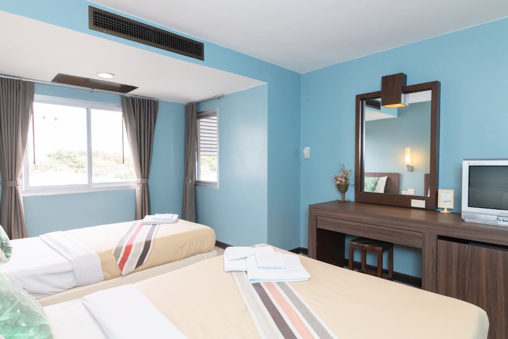 Фото The Jomtien Twelve