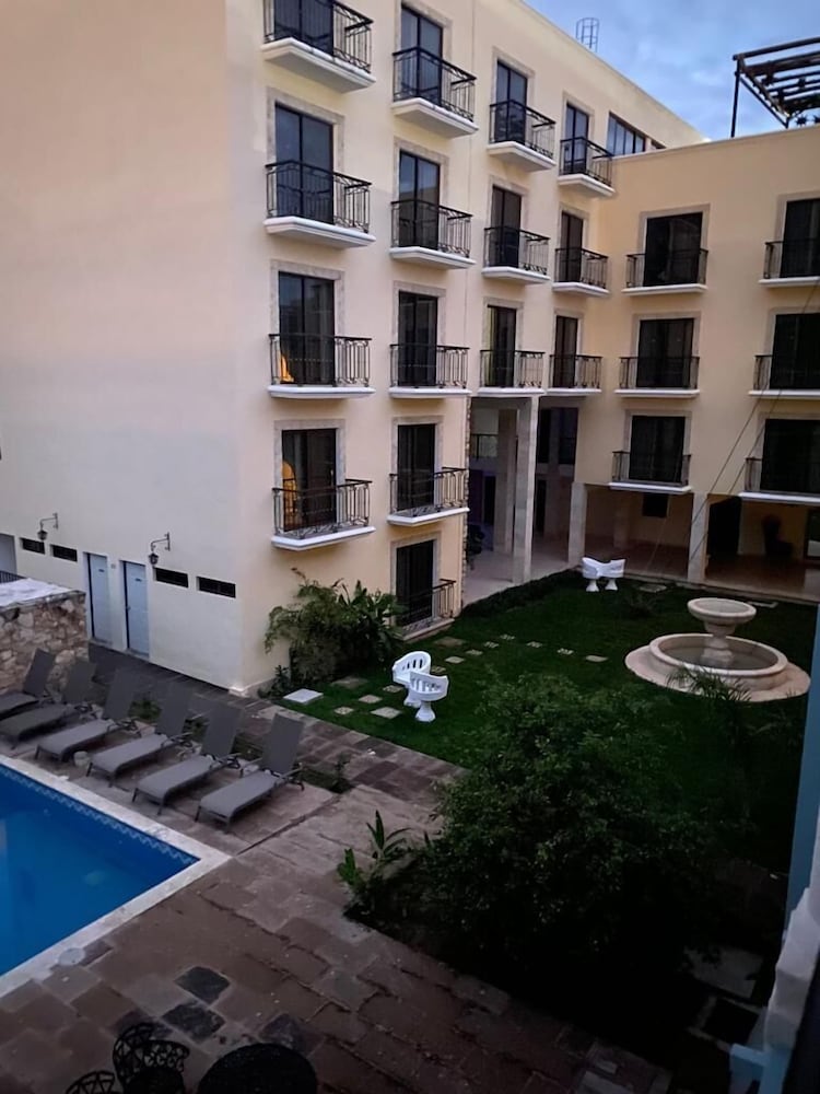 Фото отеля 1