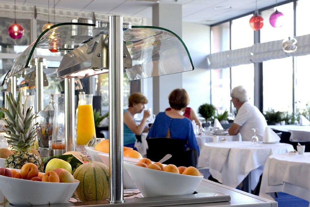 Фото Logis Hôtel Victor Hugo & SPA