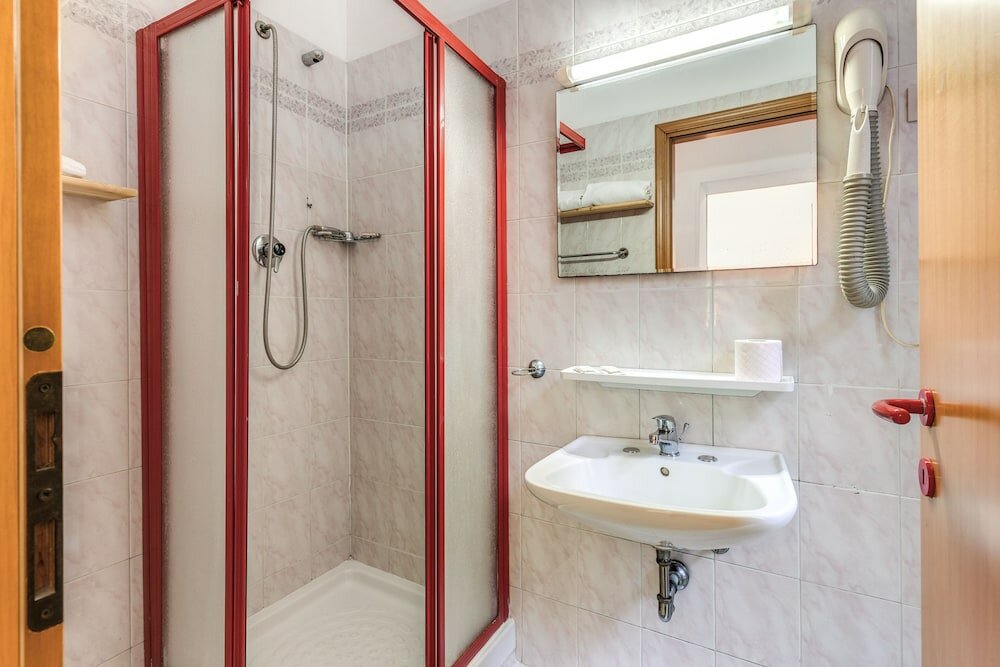 Фото Hotel Altavilla 9