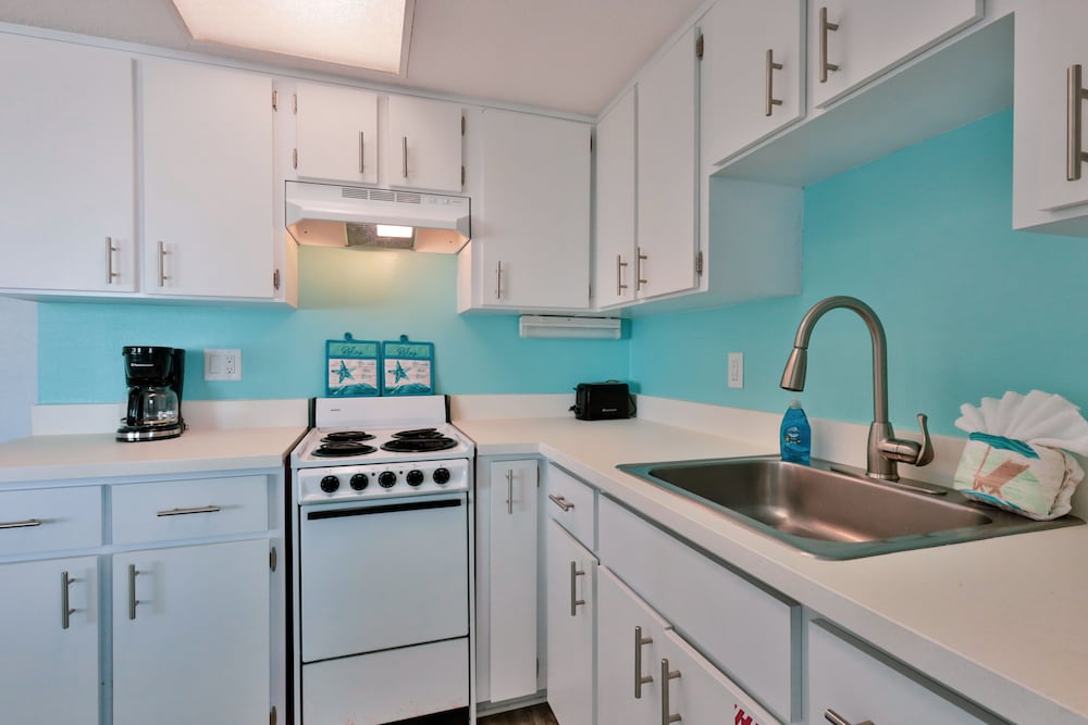 Фото Coastal Waters Inn