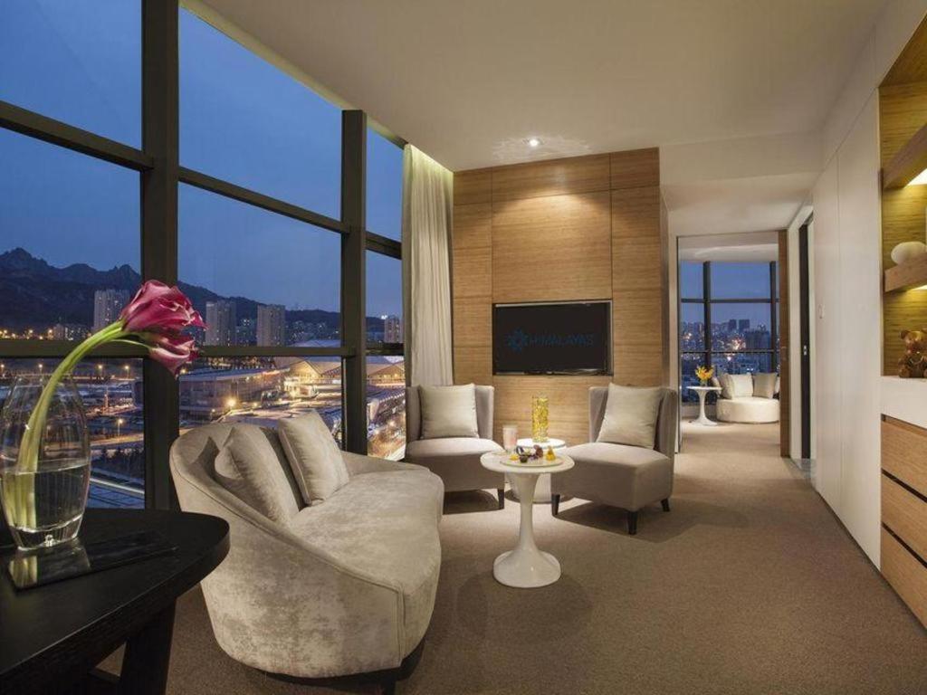 Фото Himalayas Qingdao Hotel