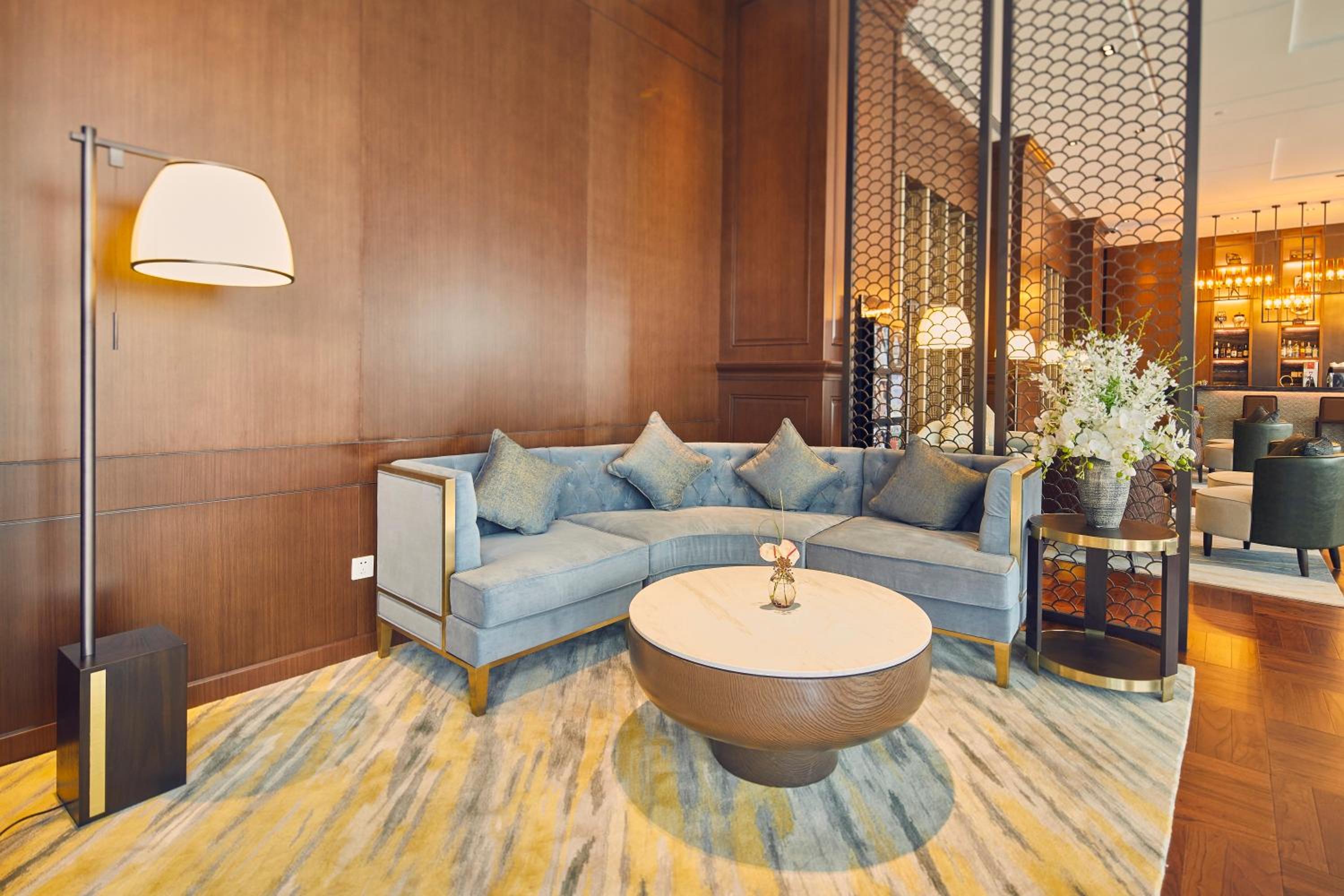 Фото LJZ Supreme Tower Hotel