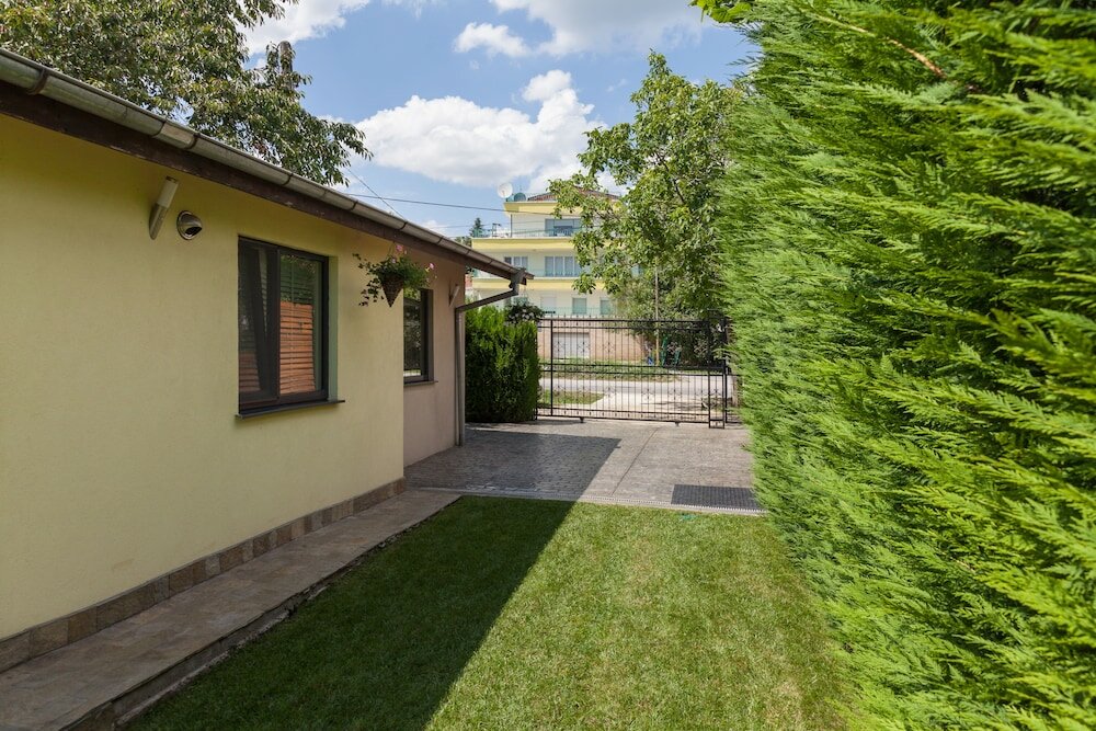 Фото Cherry Tree Cottage