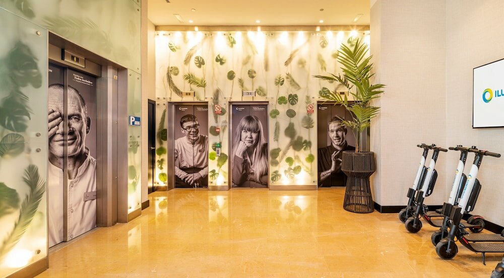 Фото Hotel Ilunion Valencia 4