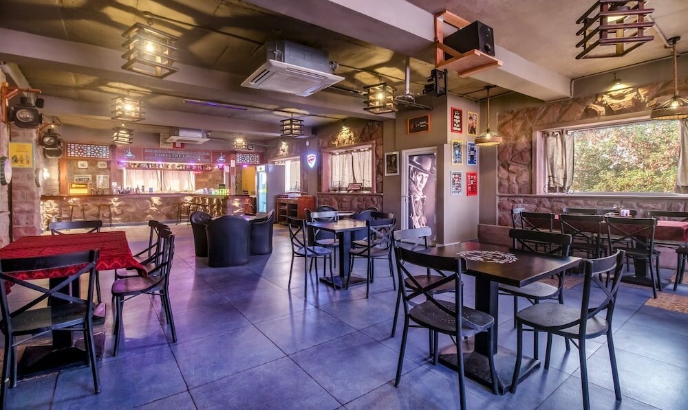 Фото Capital O 35409 Hotel Megh Niwas