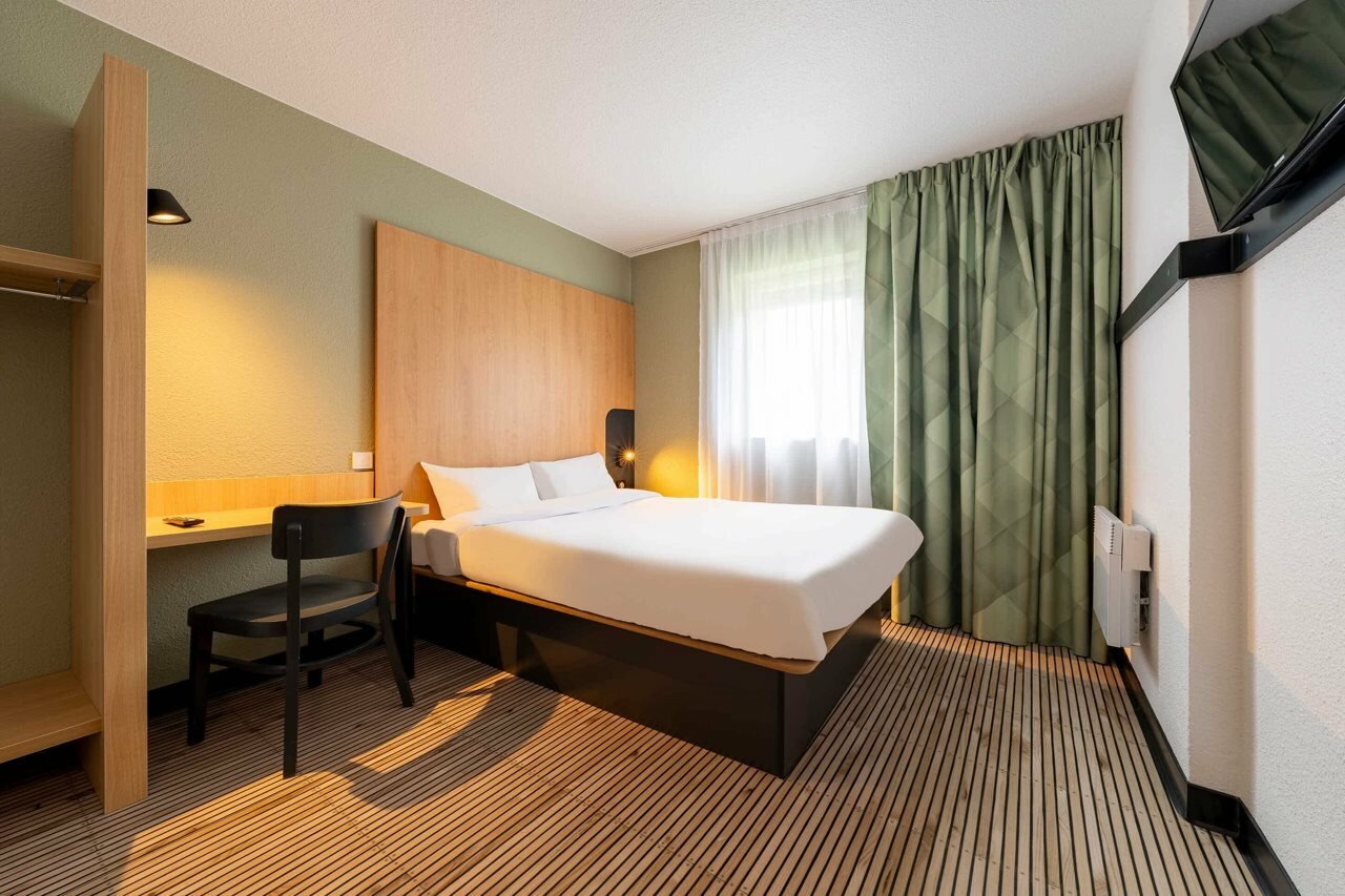 Фото B&b Hotel Calais Centre St Pierre