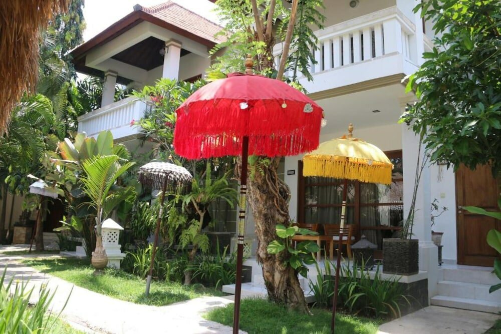 Фото Bali Mystique Hotel and Apartments