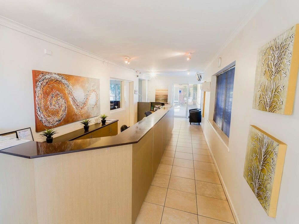 Фото Comfort Inn and Suites Manhattan