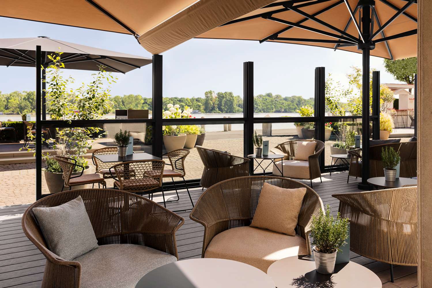 Фото Hilton Vienna Danube Waterfront