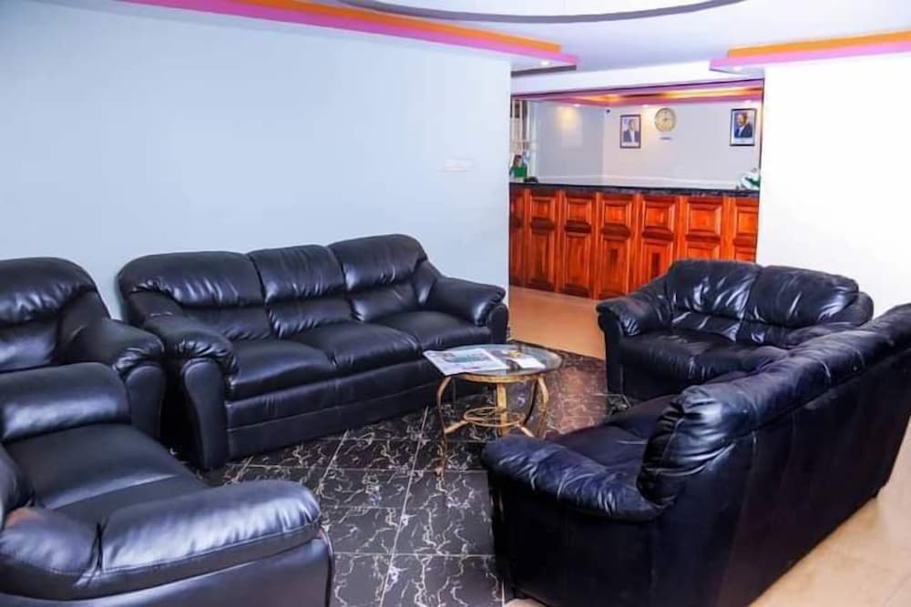 Фото G One Hotel