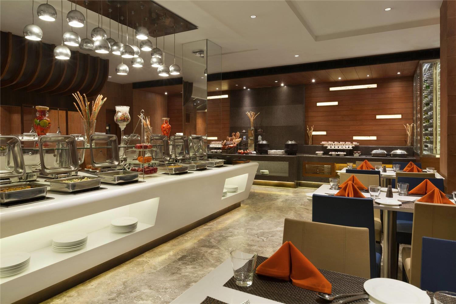 Фото Ramada Plaza by Wyndham Jhv Varanasi