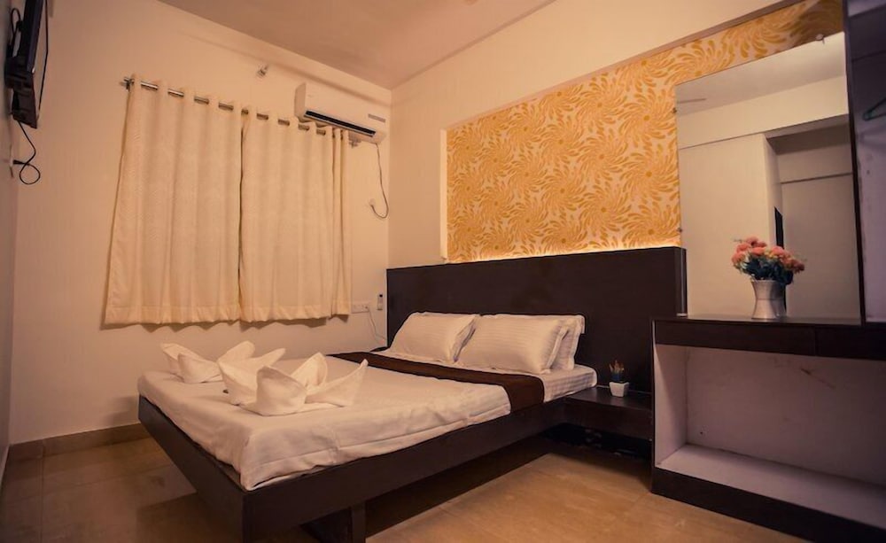 Фото Hotel Mahalaxmi