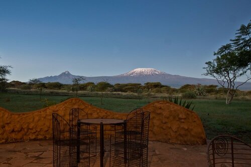 Гостиница Amboseli Sopa Lodge в Кении