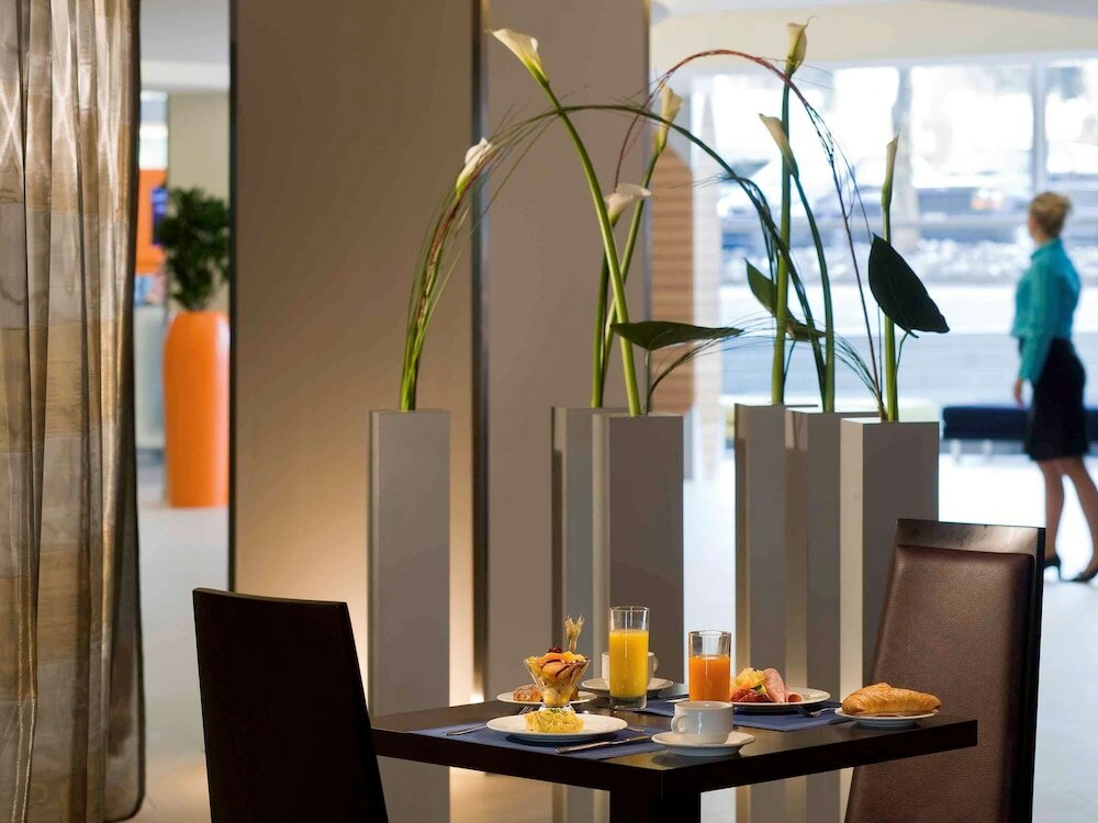 Фото Novotel Zurich Airport Messe