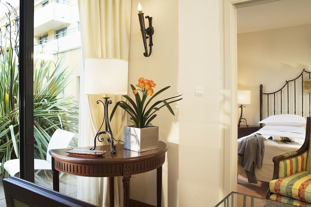 Фото Avignon Grand Hotel