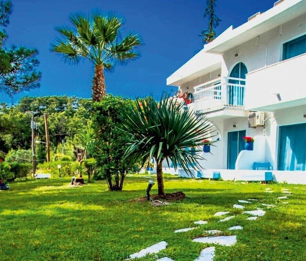 Фото Отель Trees Art Boutique