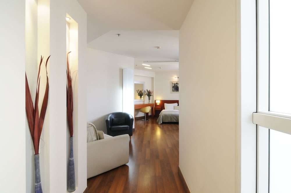 Фото Dorian Inn Hotel