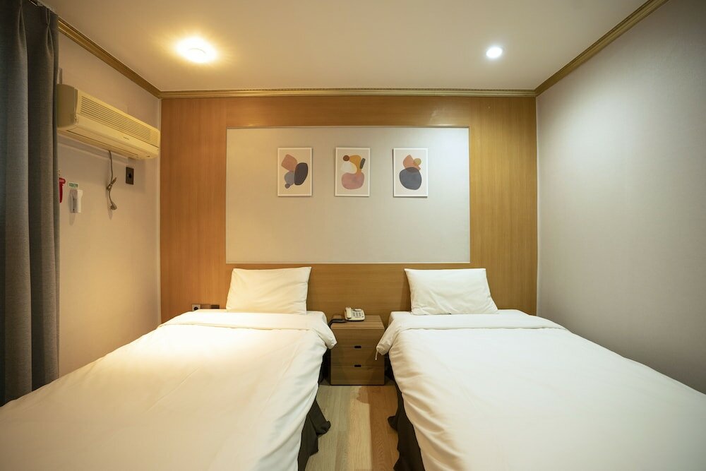 Фото Jeju Stay Hotel