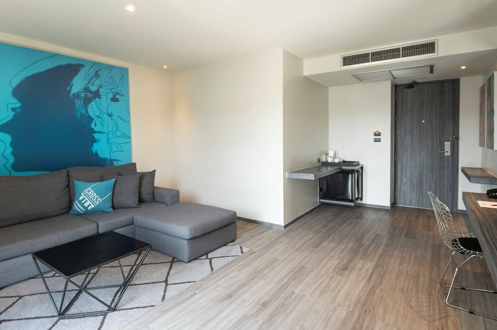 Фото Cross Vibe Sukhumvit Hotel