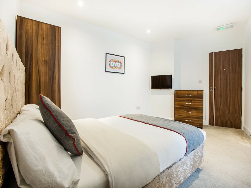 Фото Oyo The Arch, Wembly Stadium